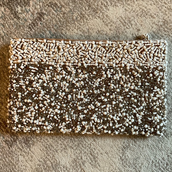 Beaded zippered Pouch - Picture 1 of 13